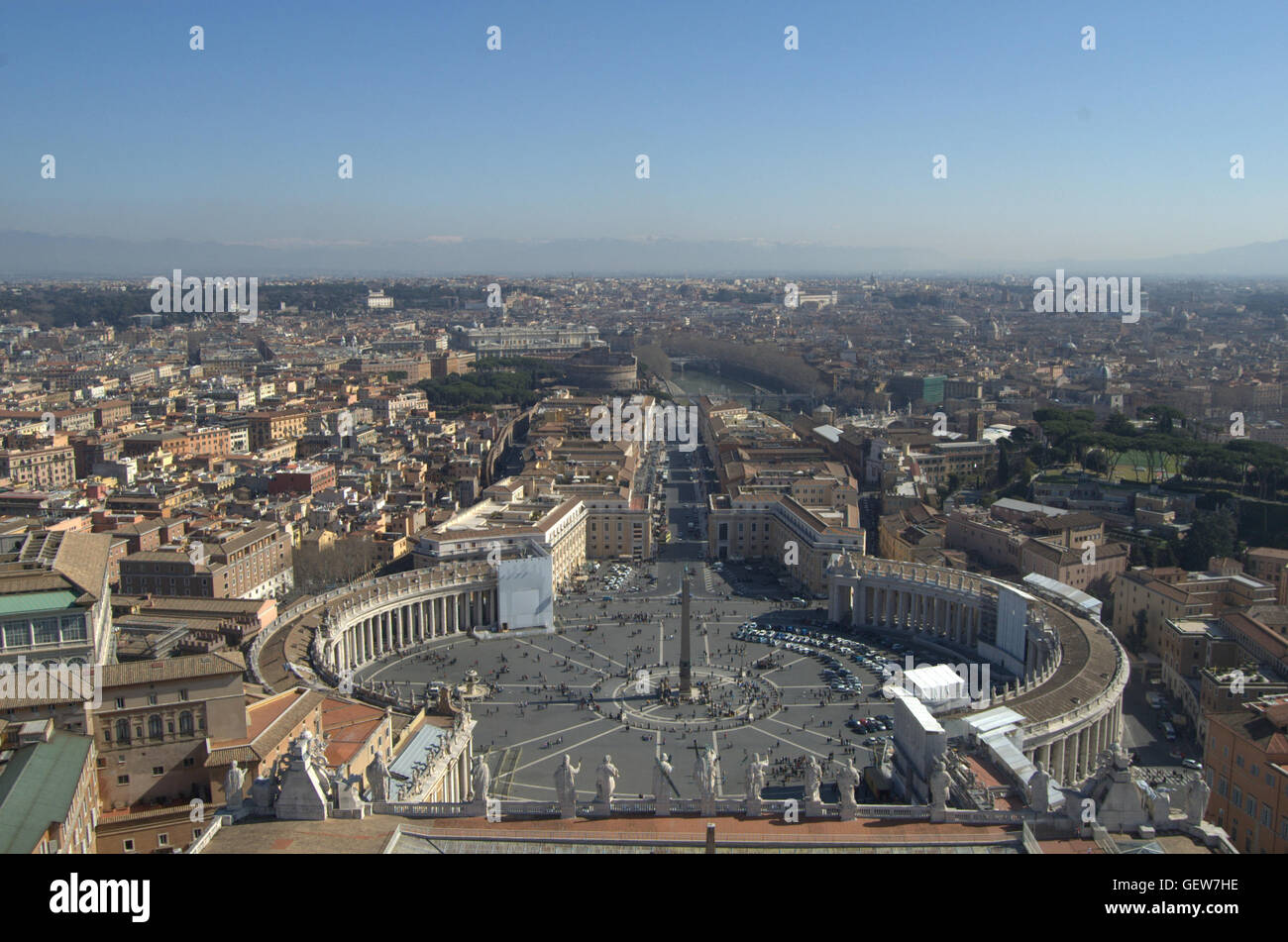 Blick von der Spitze der Kuppel, St. Peter Basilika, Vatikanstadt Stockfoto