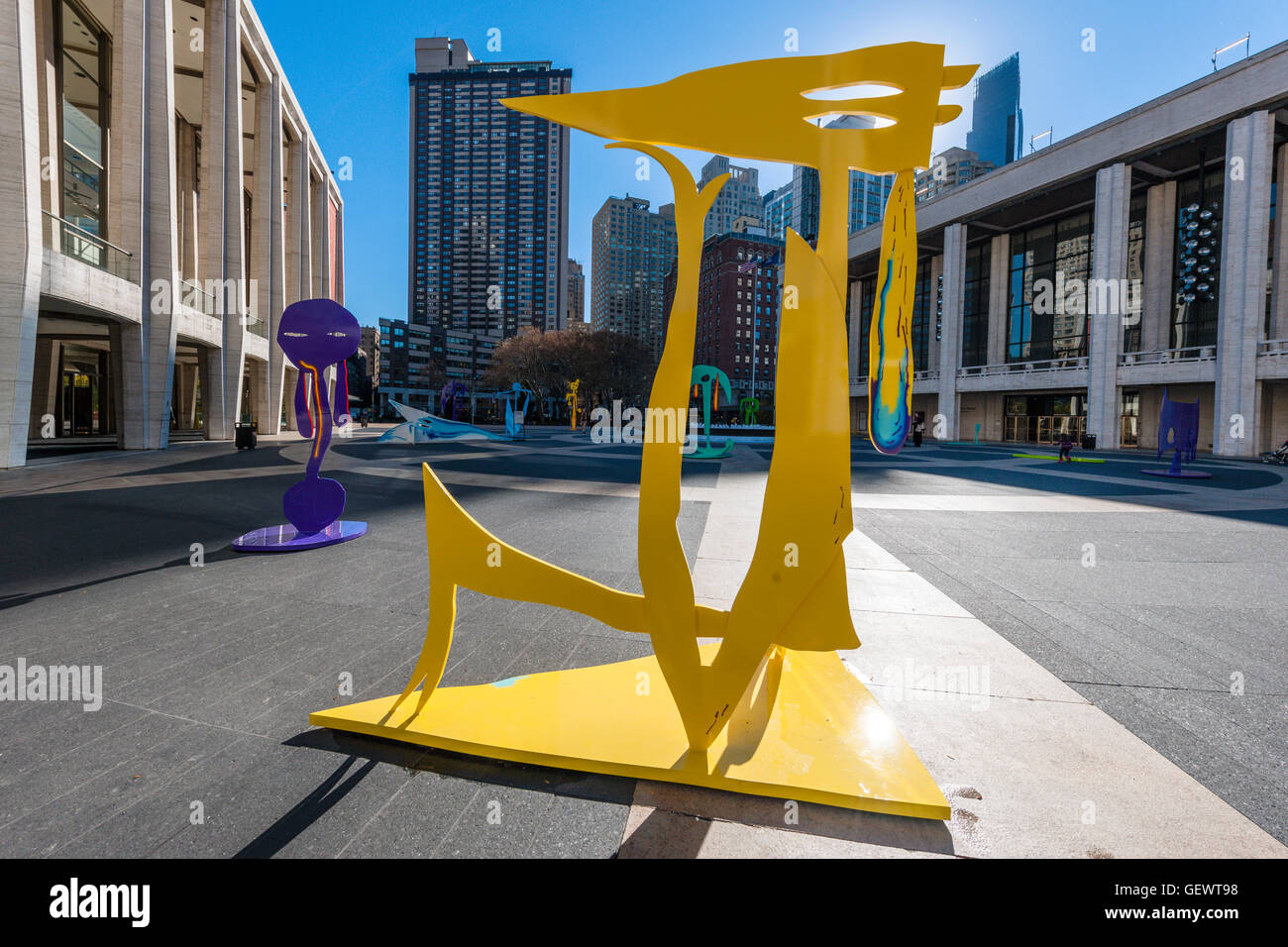 Skulptur auf dem Platz des Lincoln Center. Stockfoto
