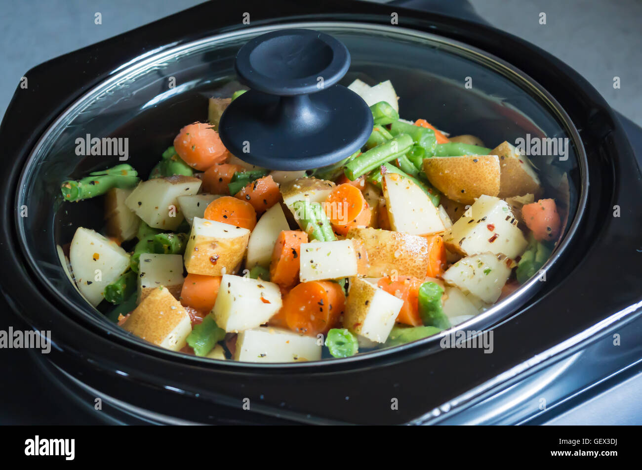 Crock Pot Gemüse Stockfoto