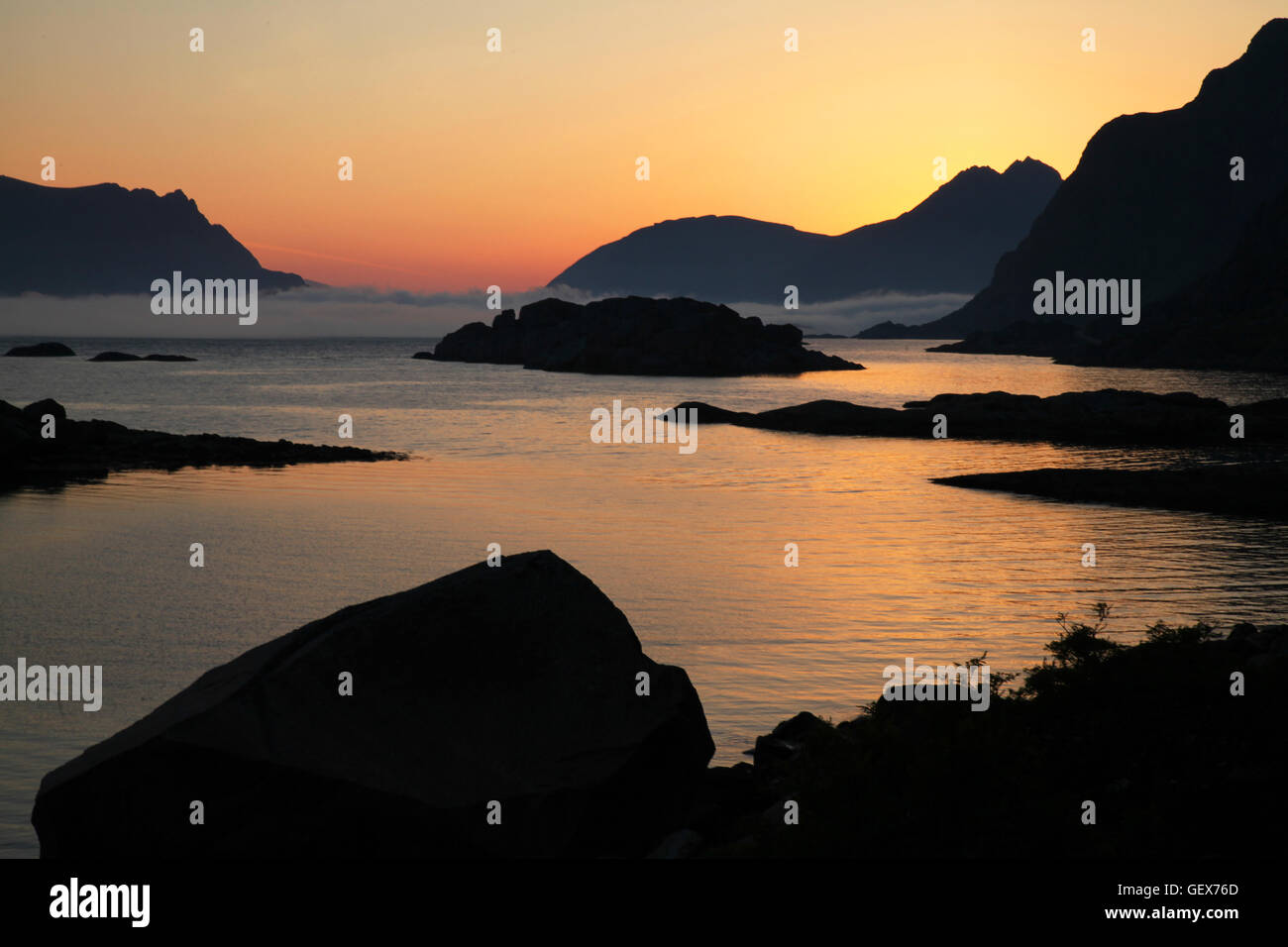 Mittsommernacht auf den Lofoten, Norwegen Stockfoto