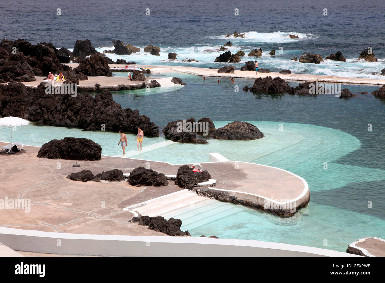 Die natürliche Vulkan Schwimmbad in Porto Moniz im Norden Osten Madeiras. Stockfoto