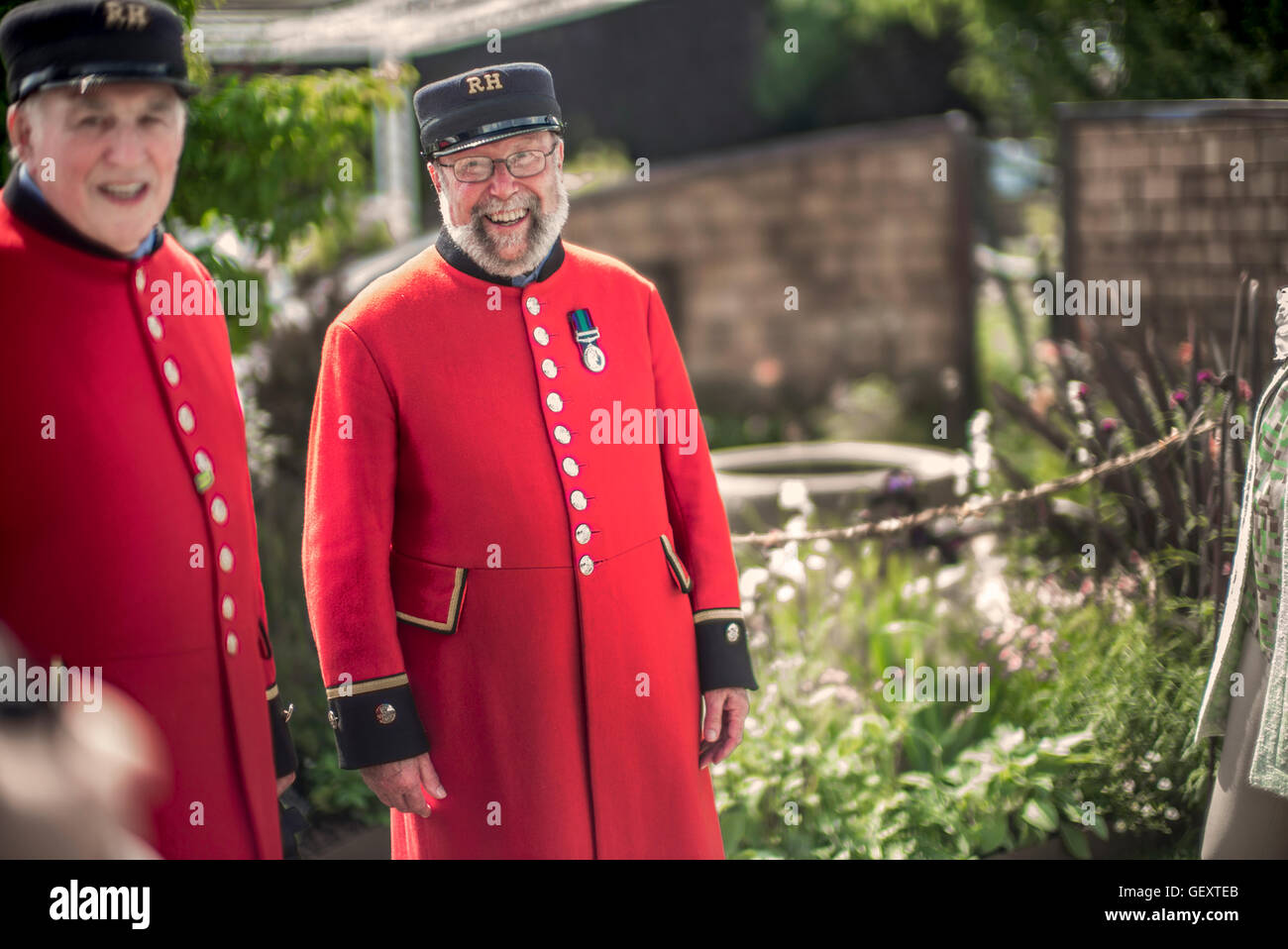 Chelsea-Rentner bei der RHS Chelsea Flower Show statt auf dem Gelände des Royal Hospital Chelsea in London. Stockfoto