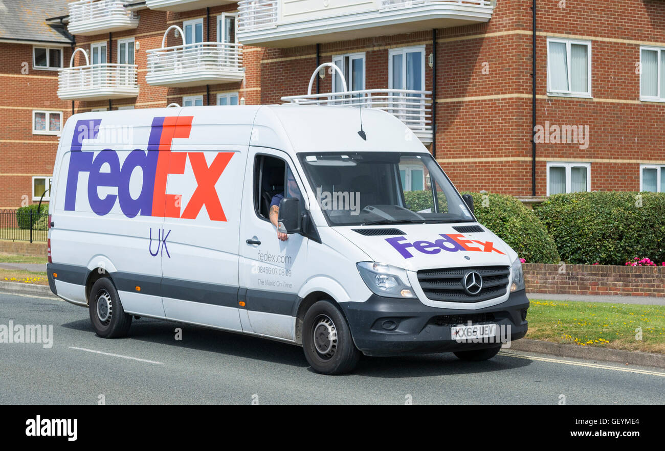 FedEx Corporation Lieferwagen im Vereinigten Königreich. Stockfoto