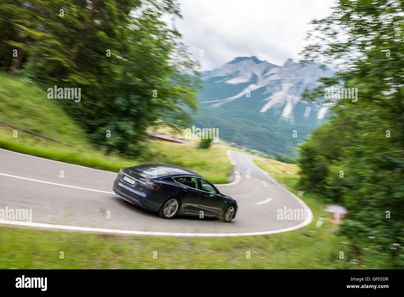 Tesla S - Tirol, Österreich Stockfoto