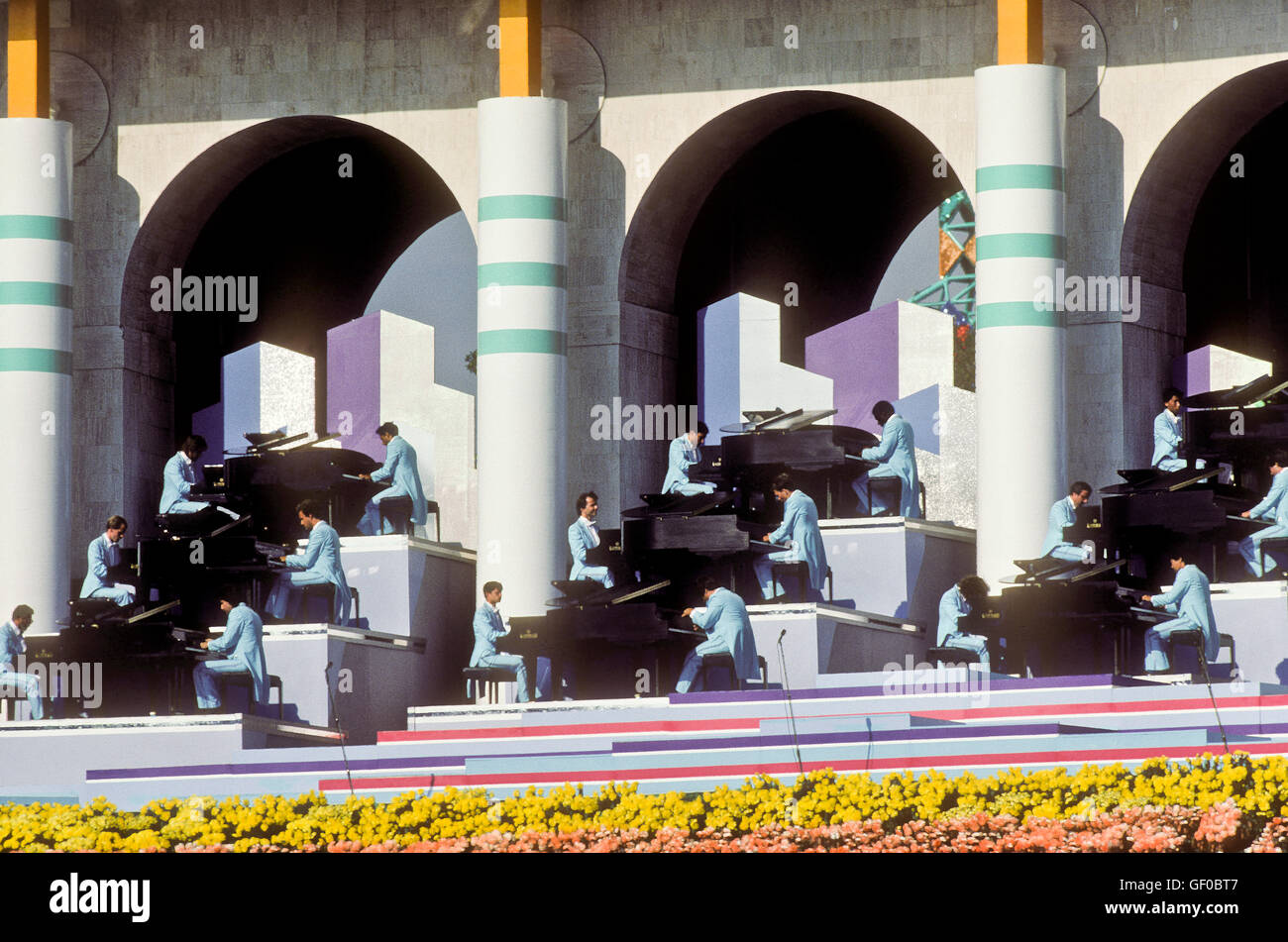 Musikalische Darbietungen während der Eröffnungsfeier am Olympischen Spiele 1984 in Los Angeles. Stockfoto