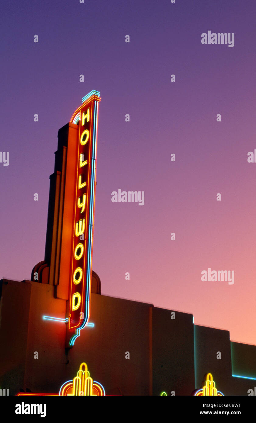 Neon Schild an Hollywood Theater am Hollywood Boulevard in Hollywood, CA Stockfoto