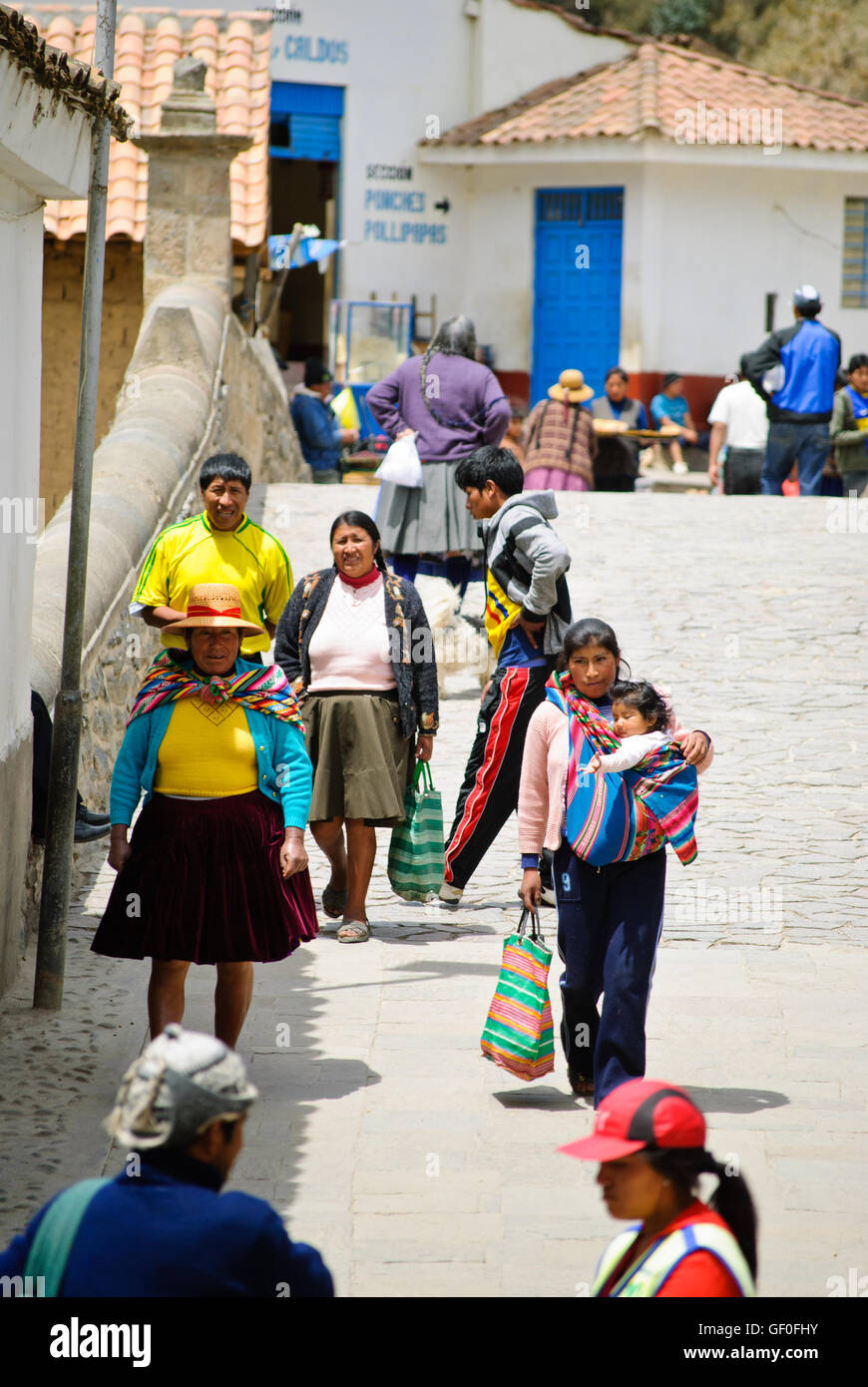 Eine Straße in Paucartambo Stadt, Süden Perus. Stockfoto