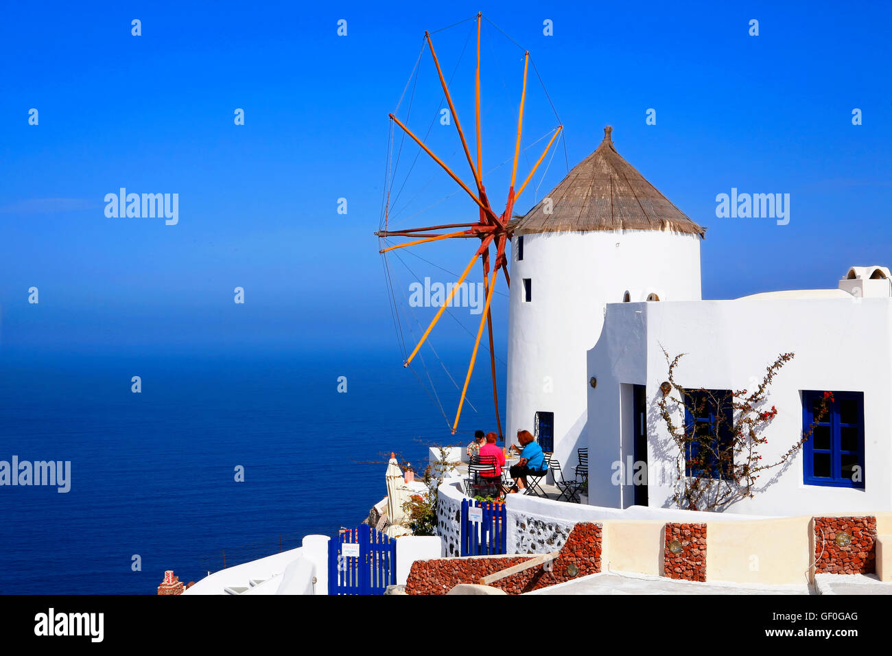 Windmühle in Oia, Santorini, Kykladen, Griechenland Stockfoto