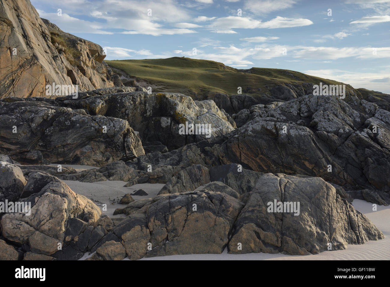 Felsformationen in Achmelvich Beach in Sutherland auf der Nordwestküste Schottlands, UK Stockfoto