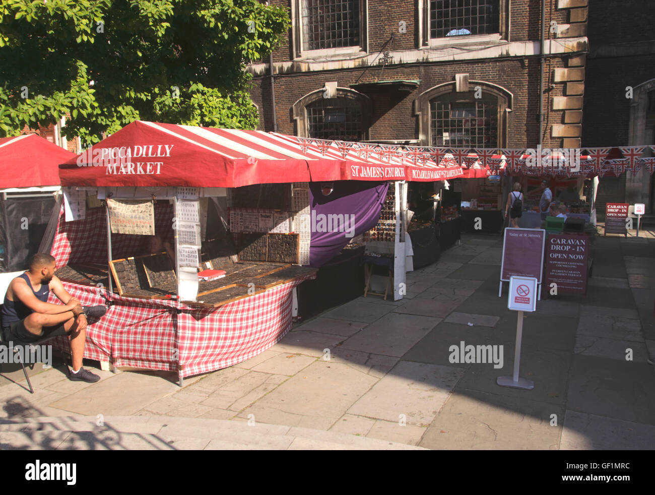 Piccadilly-Markt von St. James Kirche London Juli 2016 Stockfoto