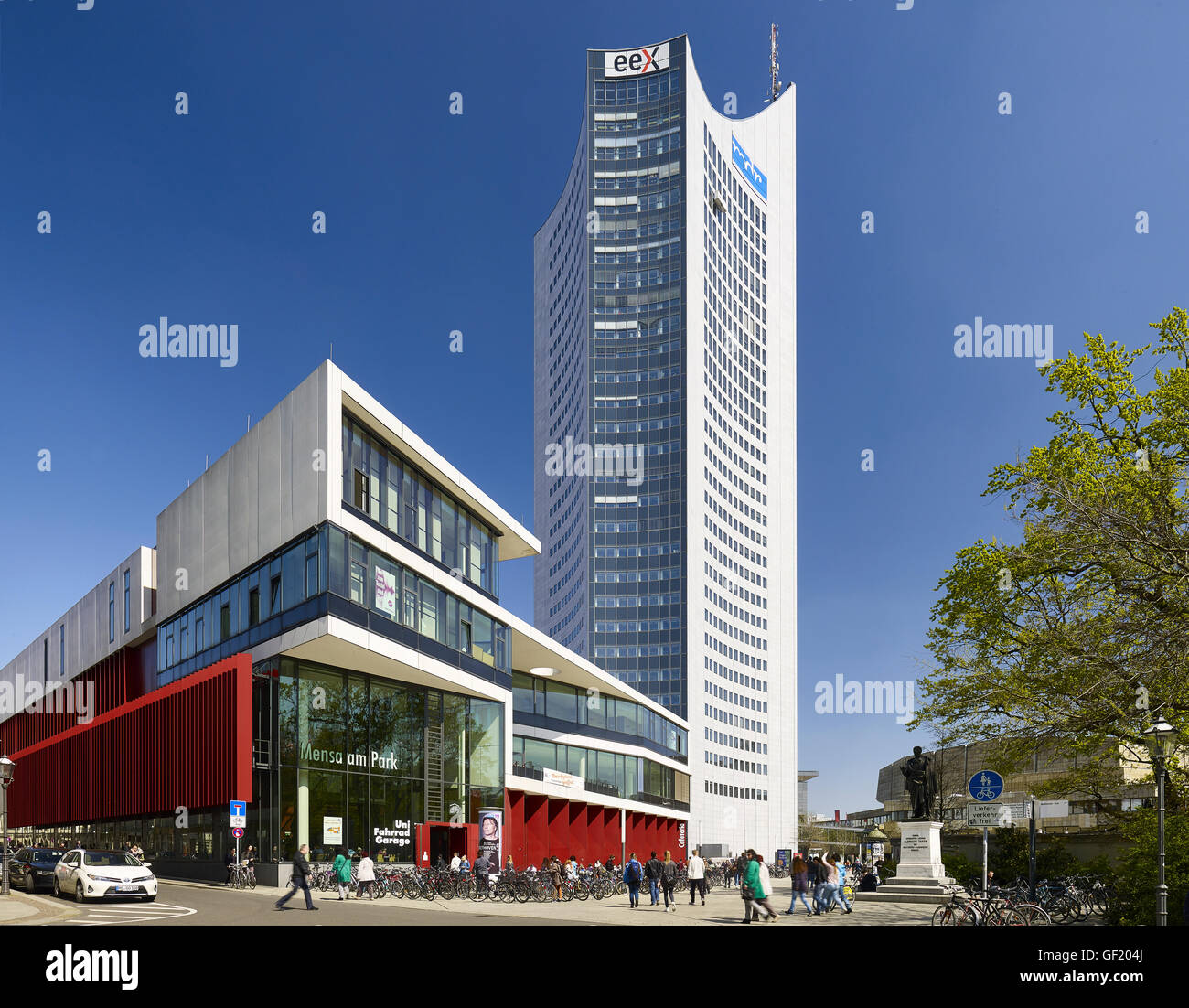 Mensa am Park mit City-Hochhaus in Leipzig, Deutschland Stockfoto