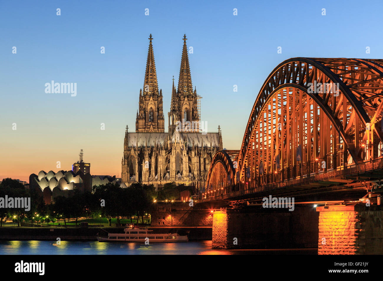 Kölner Dom und Hohenzollernbrücke, Deutschland Stockfoto