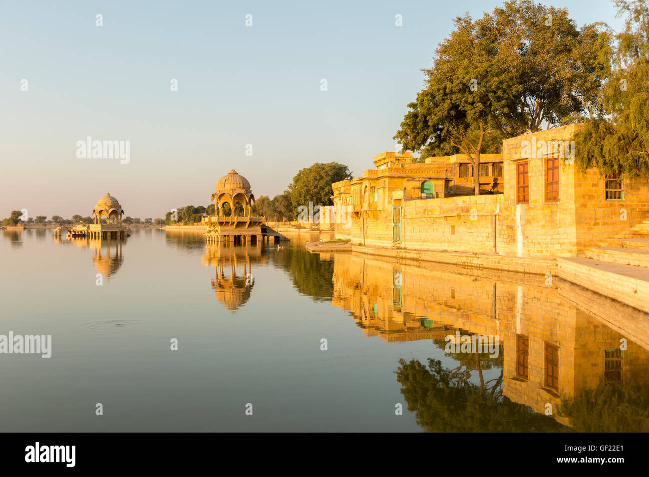 Tempel-Gadi Sagar See Gadisar, Jaisalmer, Rajasthan, Indien Stockfoto