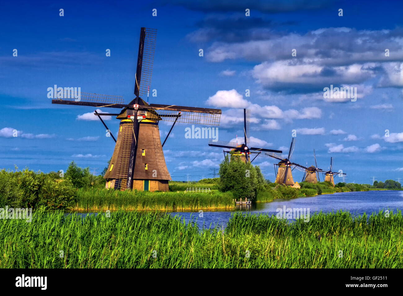 Berühmte historische Windmühlen in Kinderdijk, Holland, Niederlande Stockfoto