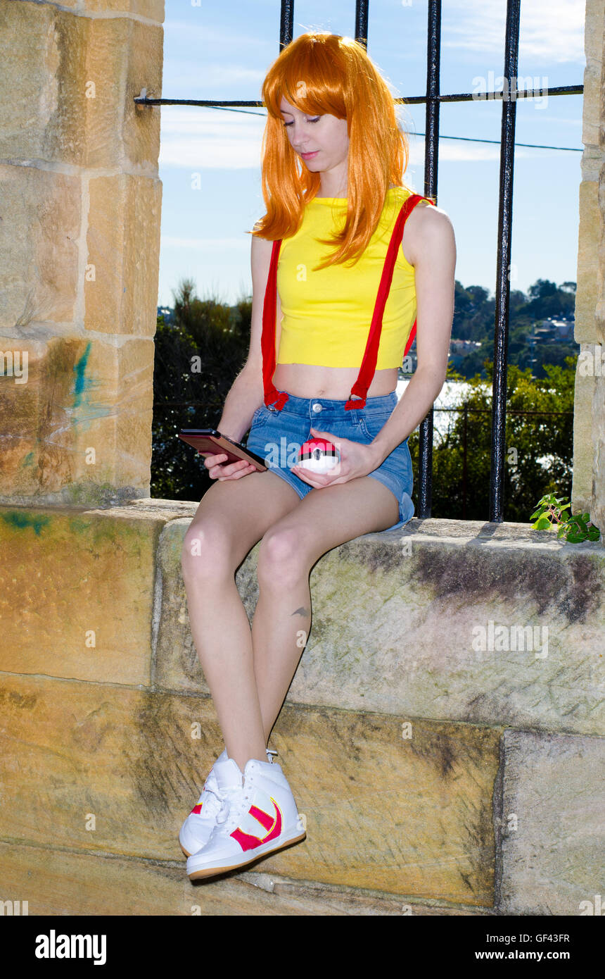 Sydney, Australien: 29. Juli 2016: Misty pokemon cosplay Fotoshooting durch  die Freigabe der neuen Spiel pokemon gehen inspiriert. pokemon Gehen ist  eine App Spiel, das dem Spieler erlaubt Pokemon mit Virtual Reality
