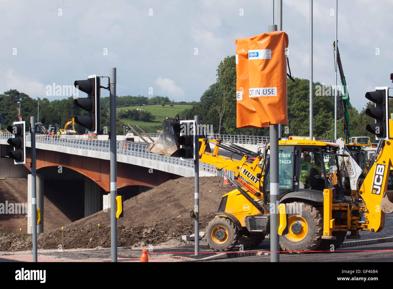 M6, Lancaster, Lancashire, Vereinigtes Königreich. 29. Juli 2016. Der neue M6 Richtung Norden Ausfahrt bei Ausfahrt 34 wird voraussichtlich am Montag, 1. August geöffnet Witj Verkehr Pssin über die zweite Brücke über den Fluss Lune, die als Teil der Bucht Tor errichtet wurde. 4,8 km Dual Carrigae Weg Bay Tor Weg, die gebaut wurde um Linderung Verkehrsstaus in Morecambe und Lancaster Credit: David Billinge/Alamy Live News Stockfoto