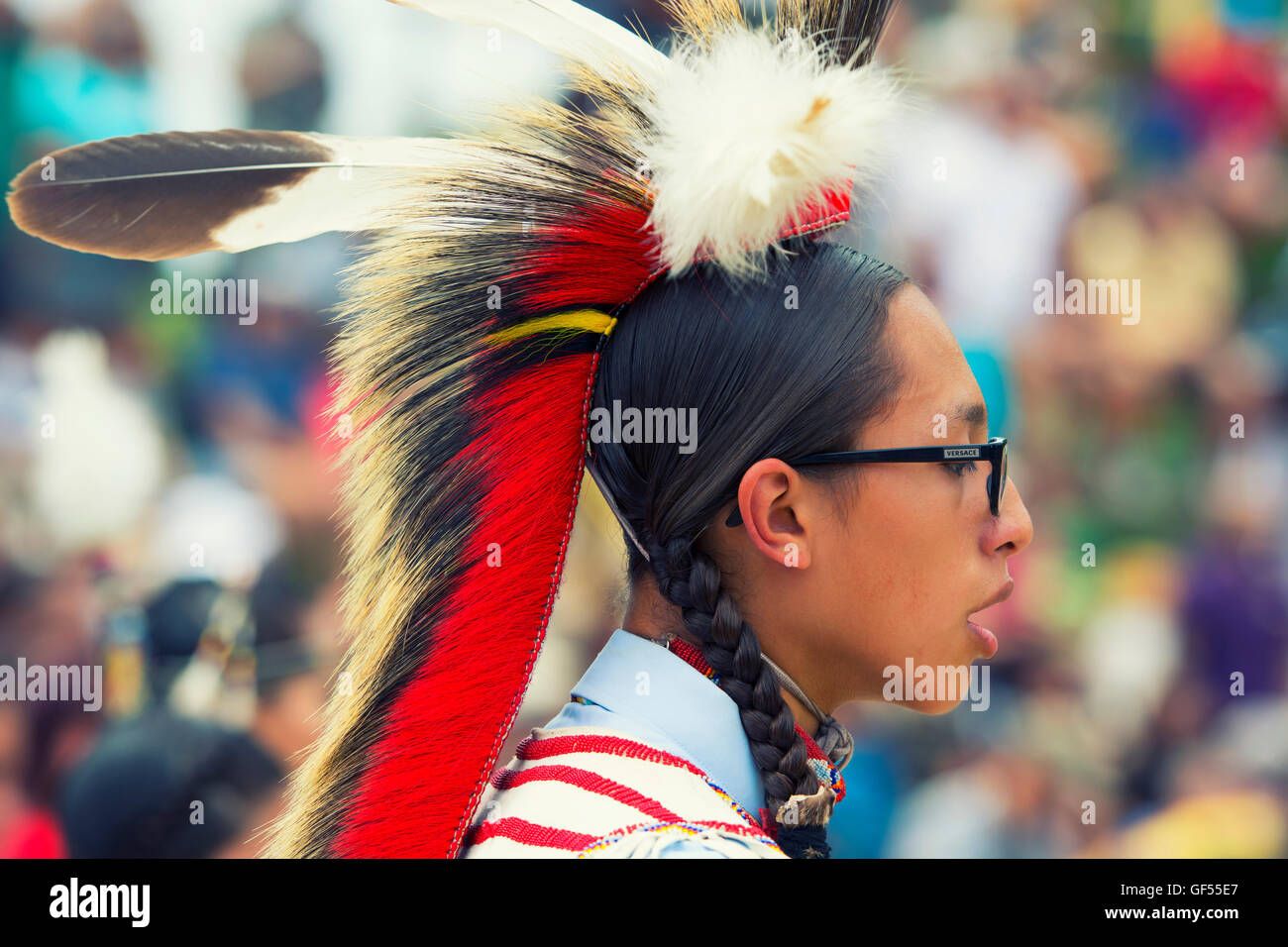Native Teen Tänzer in traditionellen Regalia Pow Wow, die sechs Nationen des Grand River Champion of Champions Powwow, Ohsweken Kanada Stockfoto