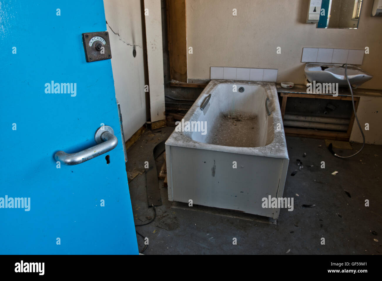 Innere Bild zeigt ein Teil des geschlossenen St Clements Krankenhauses im Londoner East End vor der großen Sanierung. Stockfoto