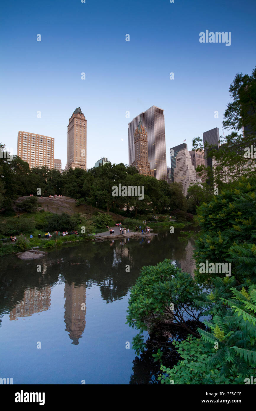 Manhattan Skyline-Blick vom Central Park entfernt Stockfoto