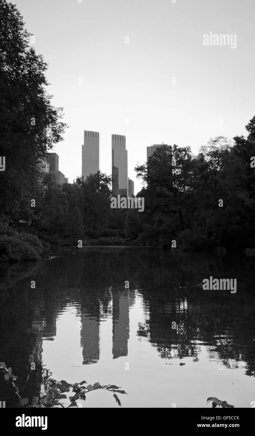 Manhattan Skyline-Blick vom Central Park entfernt Stockfoto