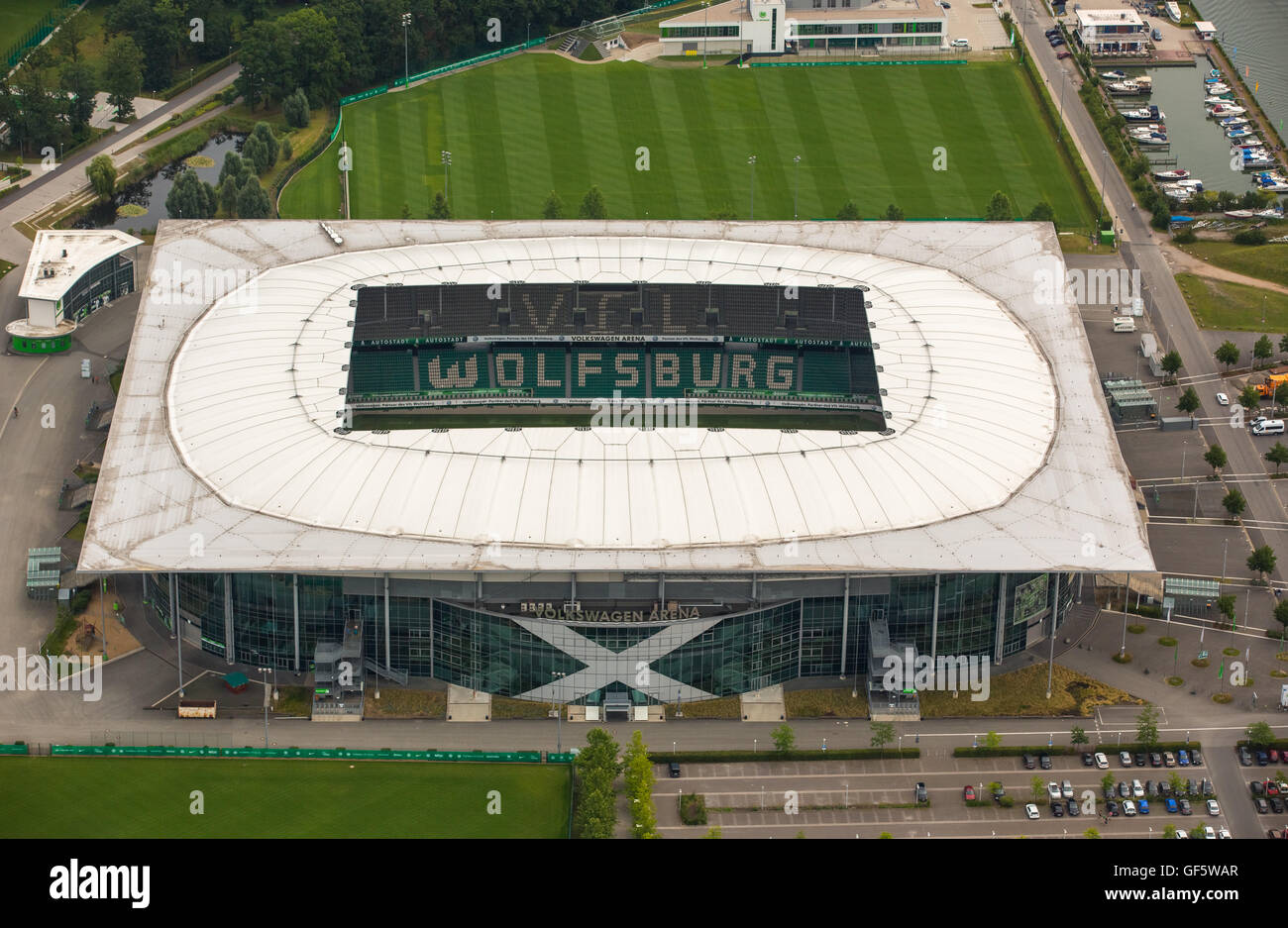 Volkswagen Arena Von Wolfsburg Stockfotos Und Bilder Kaufen Alamy