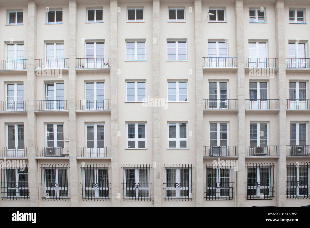Modernistische Gebäude in Gdynia, Polen Stockfoto