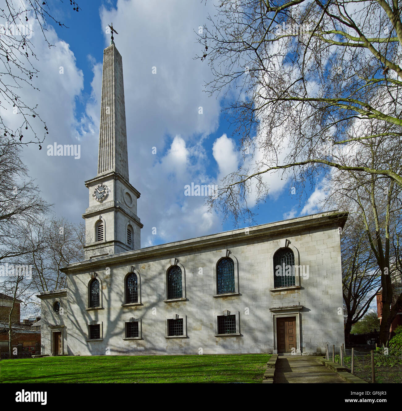 St Luke Old Street, South Front und Obelisk Kirchturm. Wahrscheinlich die Fugenausbildung von John James und Nicholas Hawksmoor, 1727-1733. Stockfoto