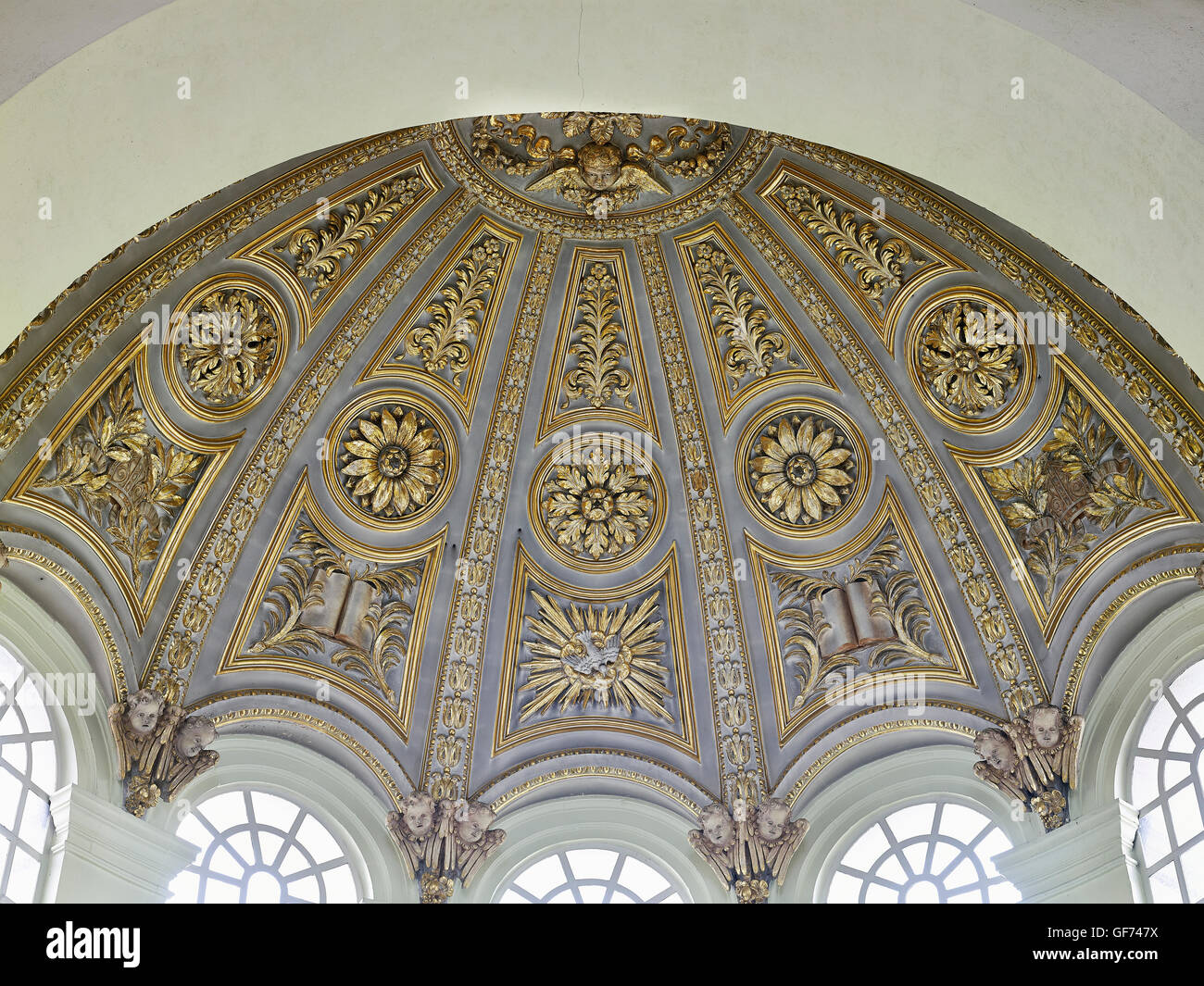 St. George in the East, Stepney. Apsis Stuckarbeiten; gebaut von Nicholas Hawksmoor 1714 - 1729 Stockfoto