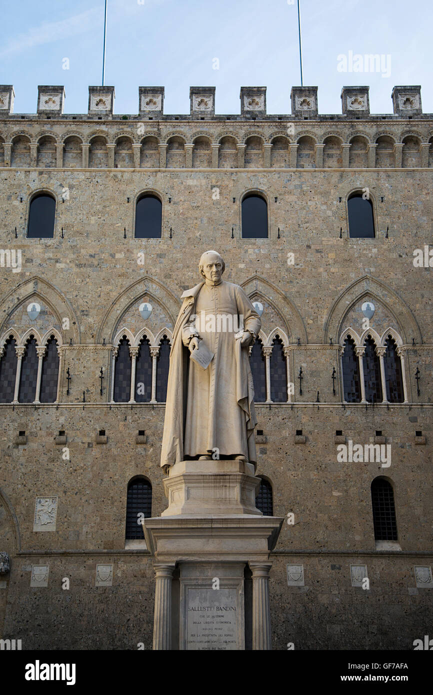 Detail der Sallustio Bandini Statue in Siena, Italien Stockfoto