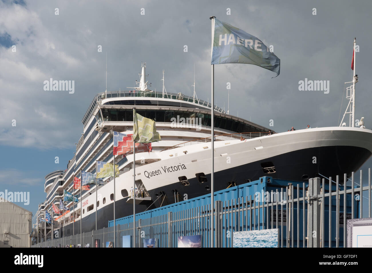 Kreuzfahrtschiff der Cunard Queen Victoria, Liegeplatz im Hafen von Auckland, Nordinsel, Neuseeland. Stockfoto