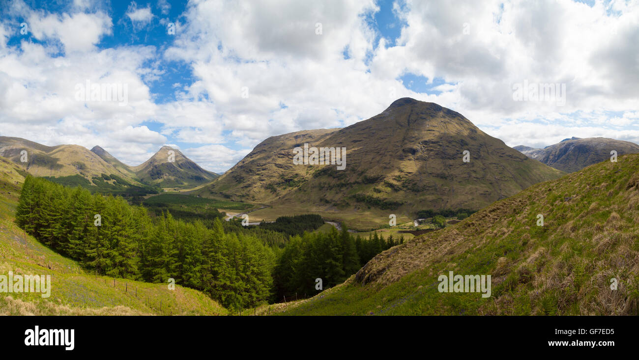 Blick über Glen Etive, Stob Dubh aus den unteren Hängen des Corbett Beinn Maol Chaluim. Stockfoto