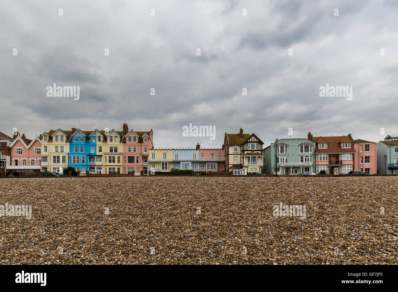 Henne Strand und Häuser Stockfoto