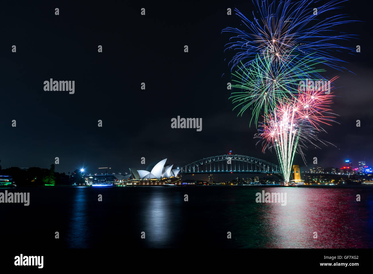 Feuerwerk auf der Harbour Bridge und Opera House, Sydney Australien Stockfoto