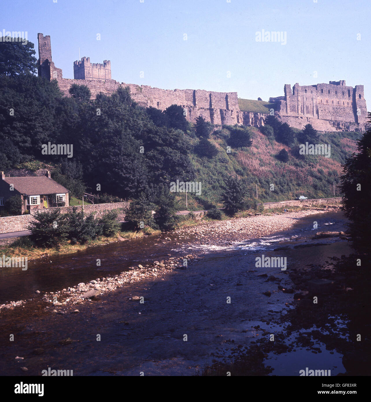 1960er-Jahren, historische, Richmond Castle, eine alte Norman steinerne Festung gelegen auf einem Felsvorsprung über dem Fluß Swale, Richmond, North Yorkshire, England, UK. Stockfoto