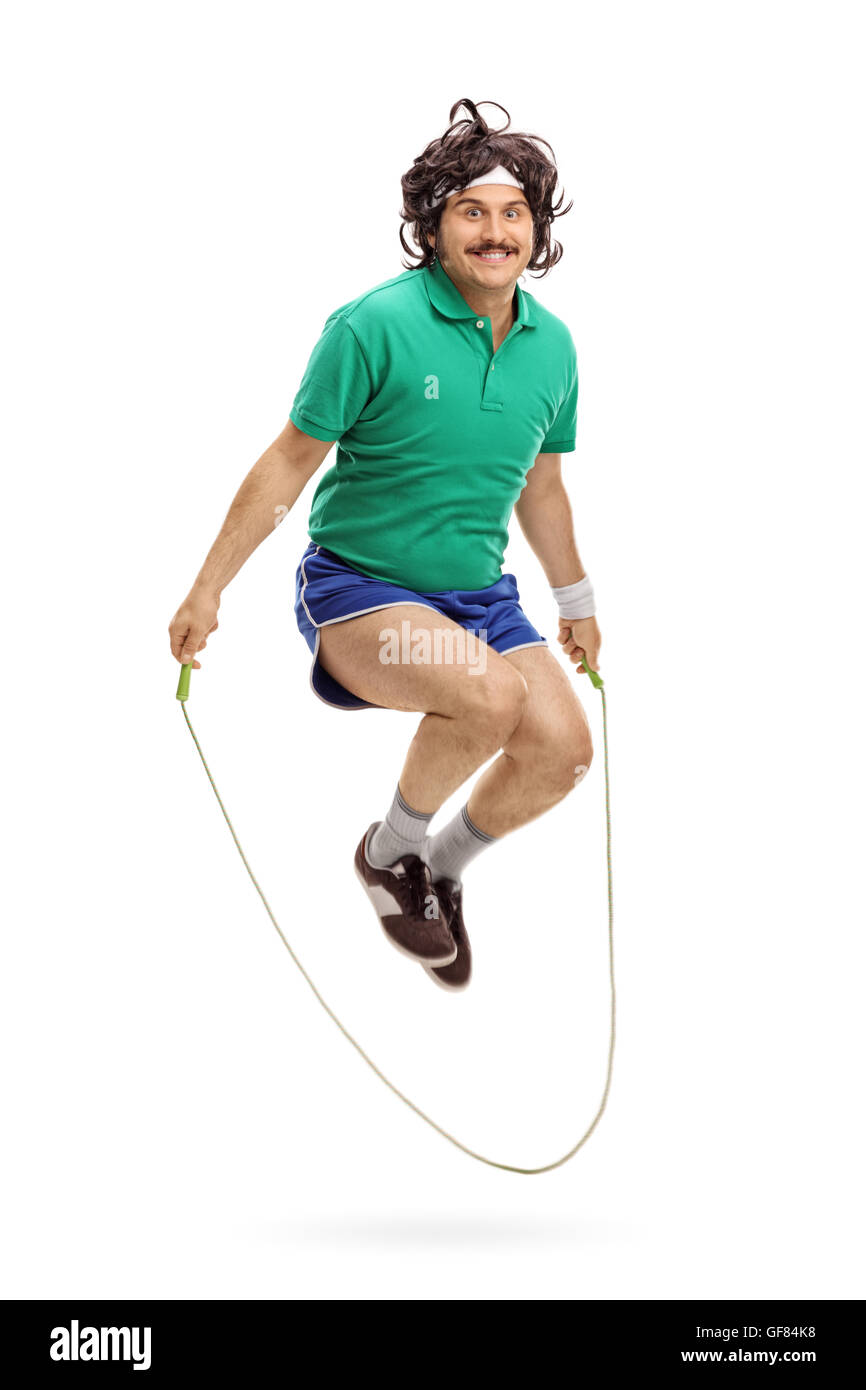 Vertikale Aufnahme eines Retro-Athleten trainieren mit einem Springseil isoliert auf weißem Hintergrund Stockfoto