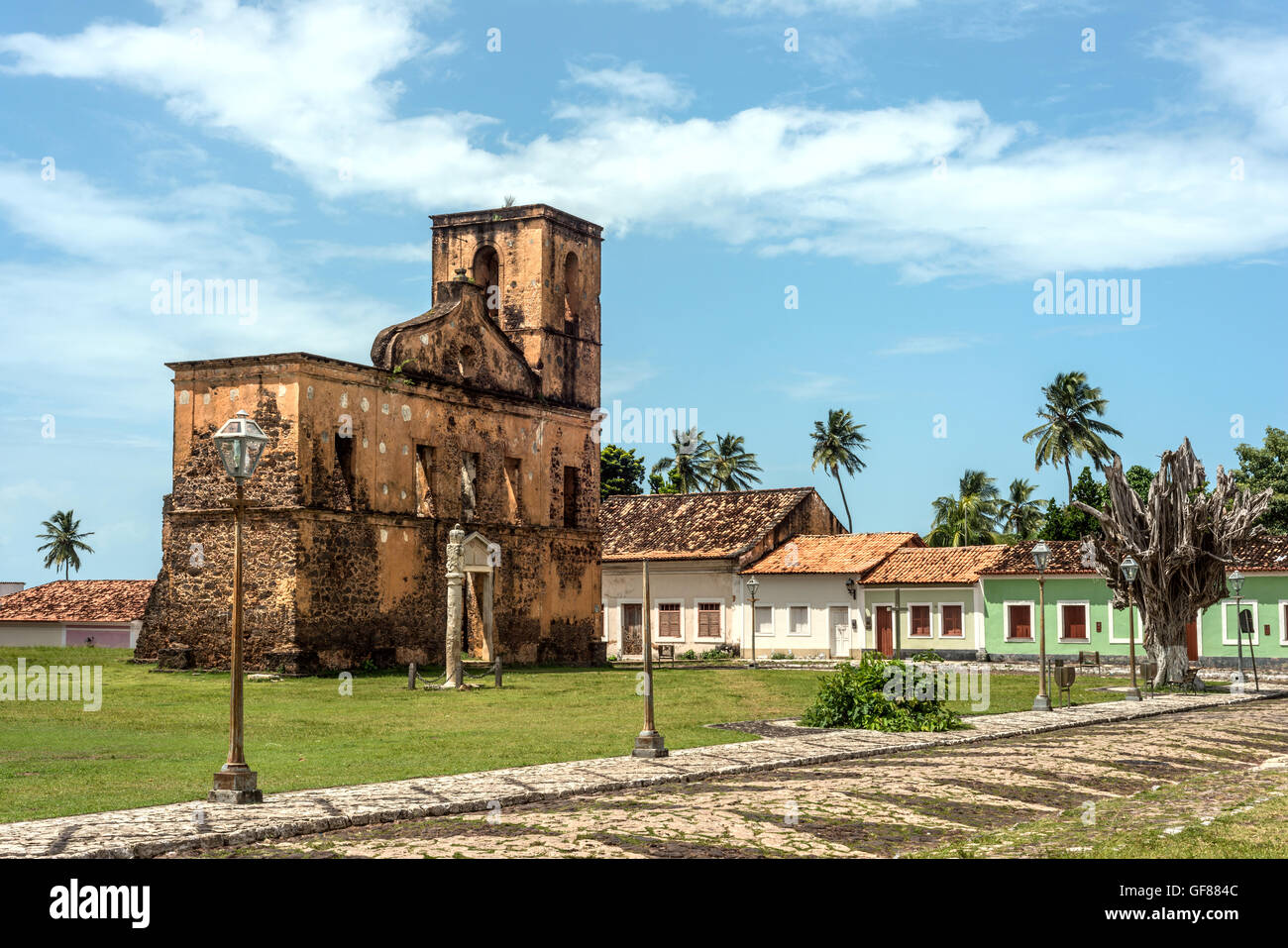 berühmte Ansichten von Brasilien: Matriz Kirchenruine in der historischen Stadt Alcantara in der Nähe von Sao Luis, Bundesstaat Maranhao, Brasilien Stockfoto