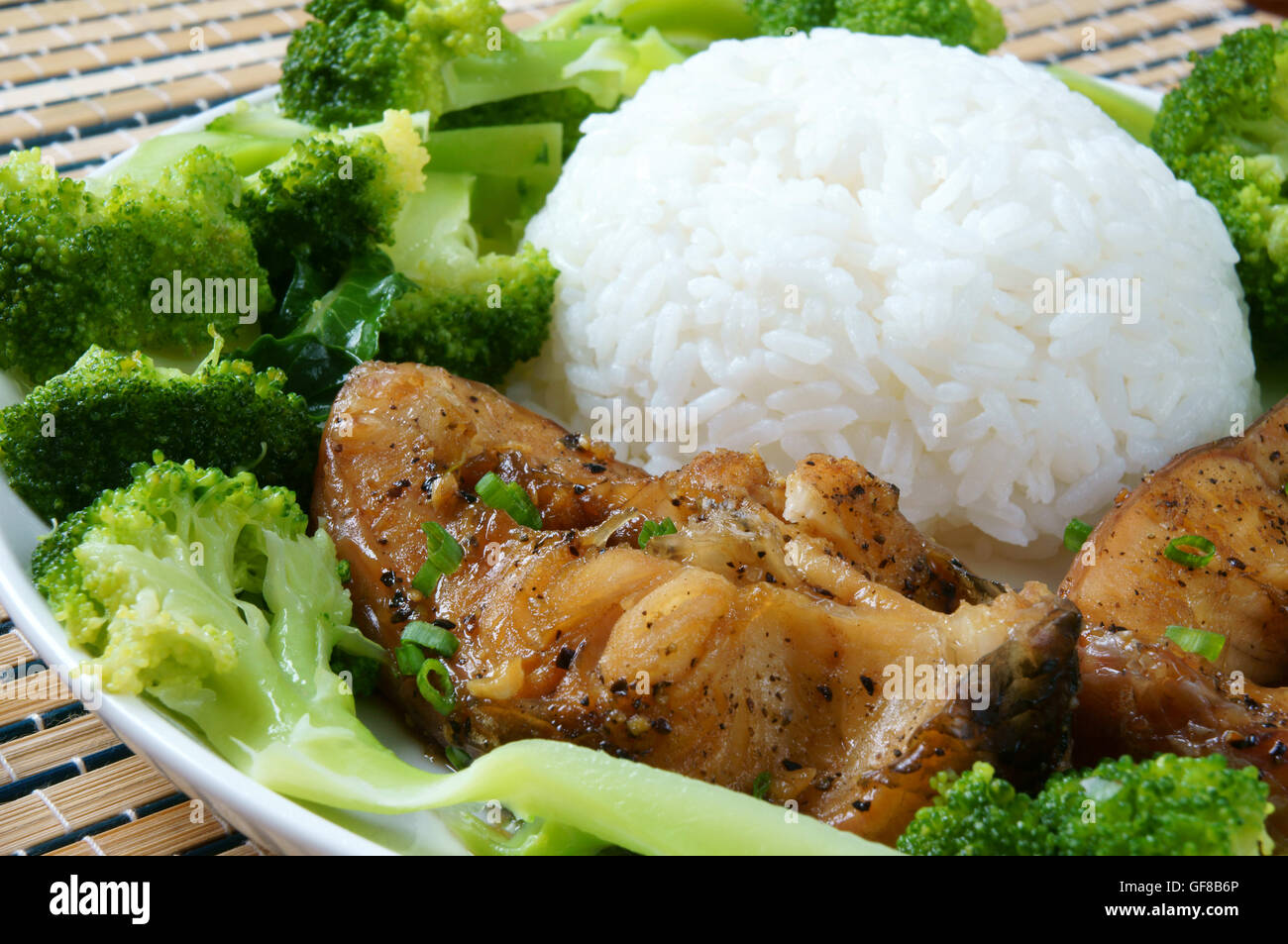 Vietnamesisches Essen, ca Kho, oder Fisch kochen mit sauce Stockfoto