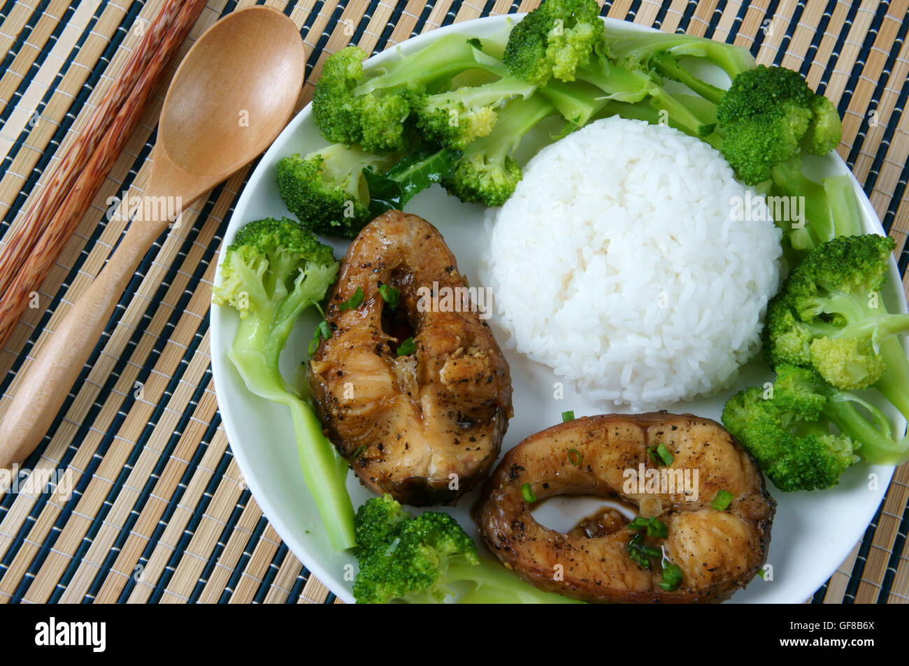 Vietnamesisches Essen, ca Kho, oder Fisch kochen mit sauce Stockfoto