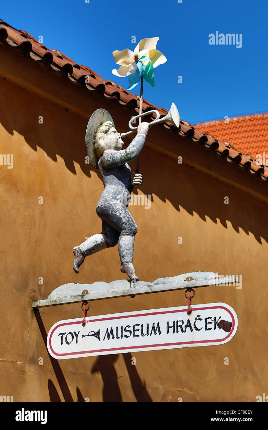 Spielzeugmuseum Zeichen eines kleinen Jungen, Prag, Tschechische Republik Stockfoto