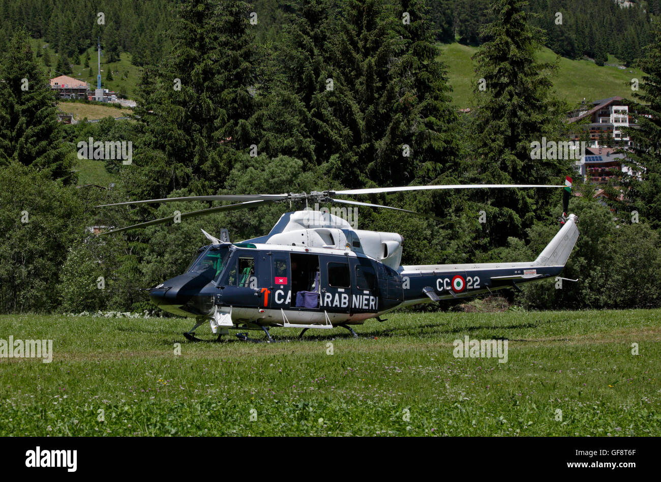 Italienische Carabinieri Hubschrauber, Corvara, Val Badia, Italien Stockfoto