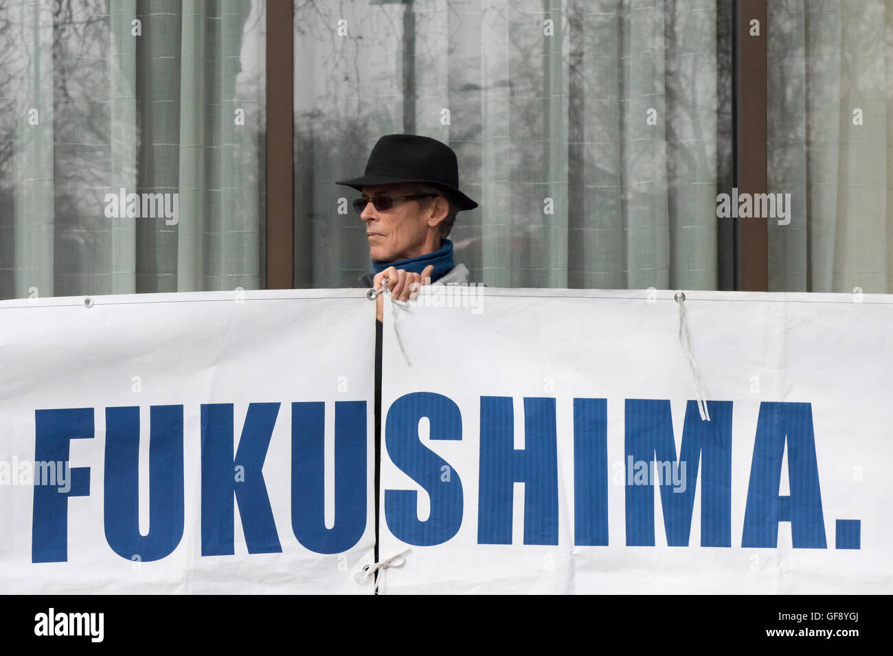 Fukushima Jahrestag März, London. Protest gegen die japanischen Kernkraftwerk Sendai neu organisiert. Stockfoto