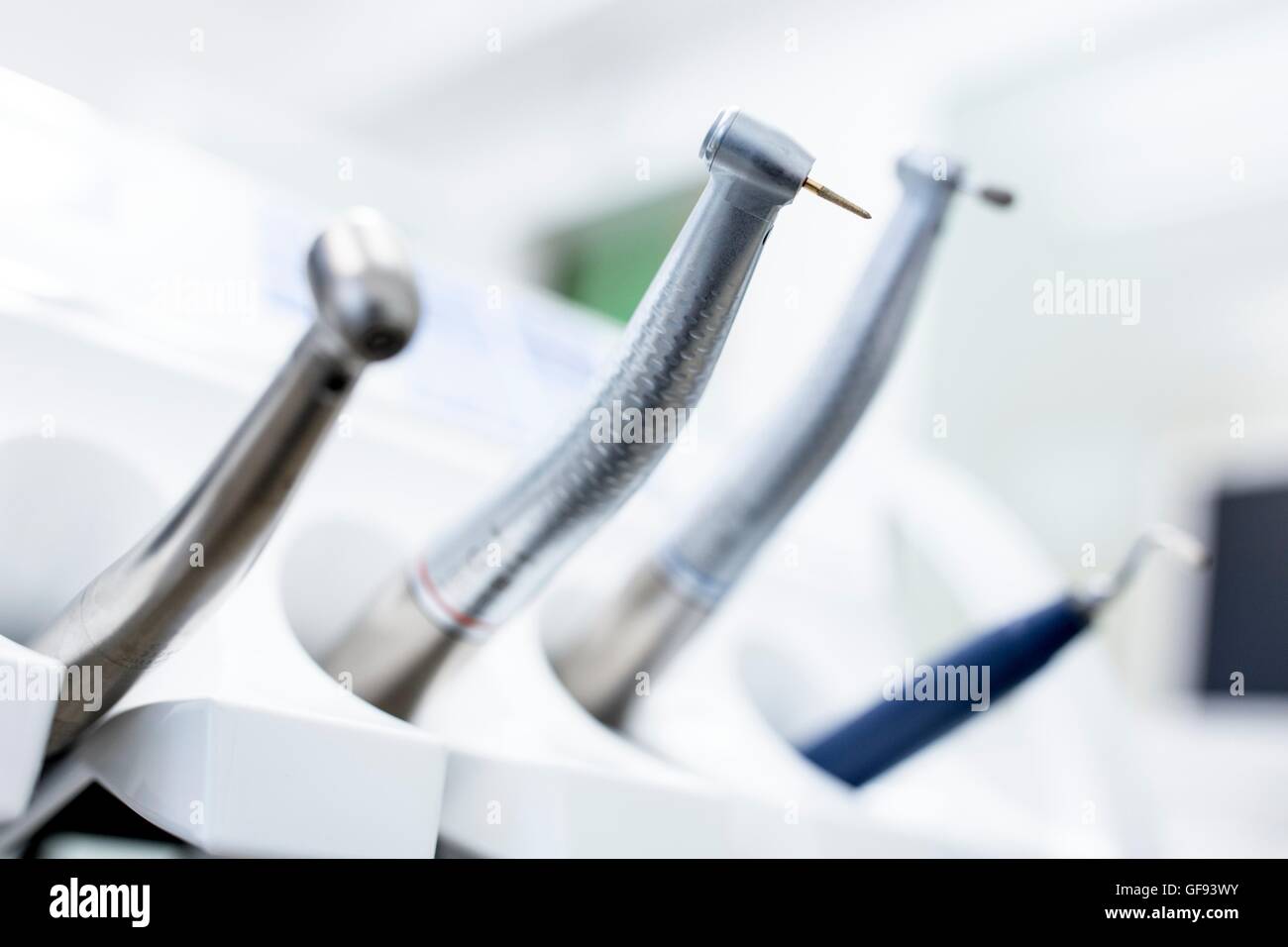 Nahaufnahme der zahnärztlichen Bohrmaschine in Zahnarzt Klinik. Stockfoto