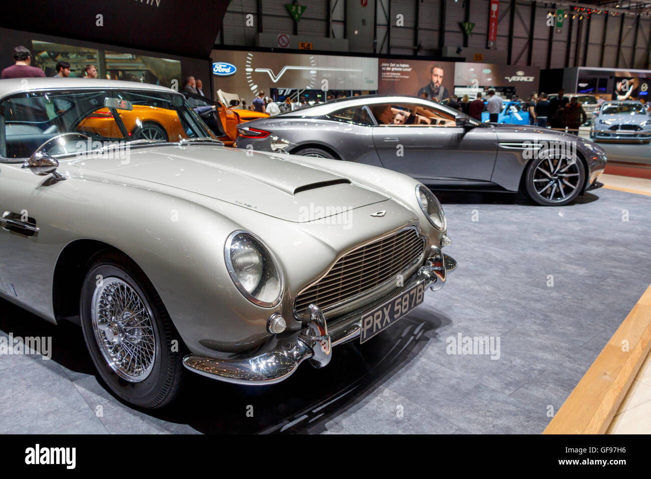 Aston Martin Db6 Stockfotos und -bilder Kaufen - Alamy