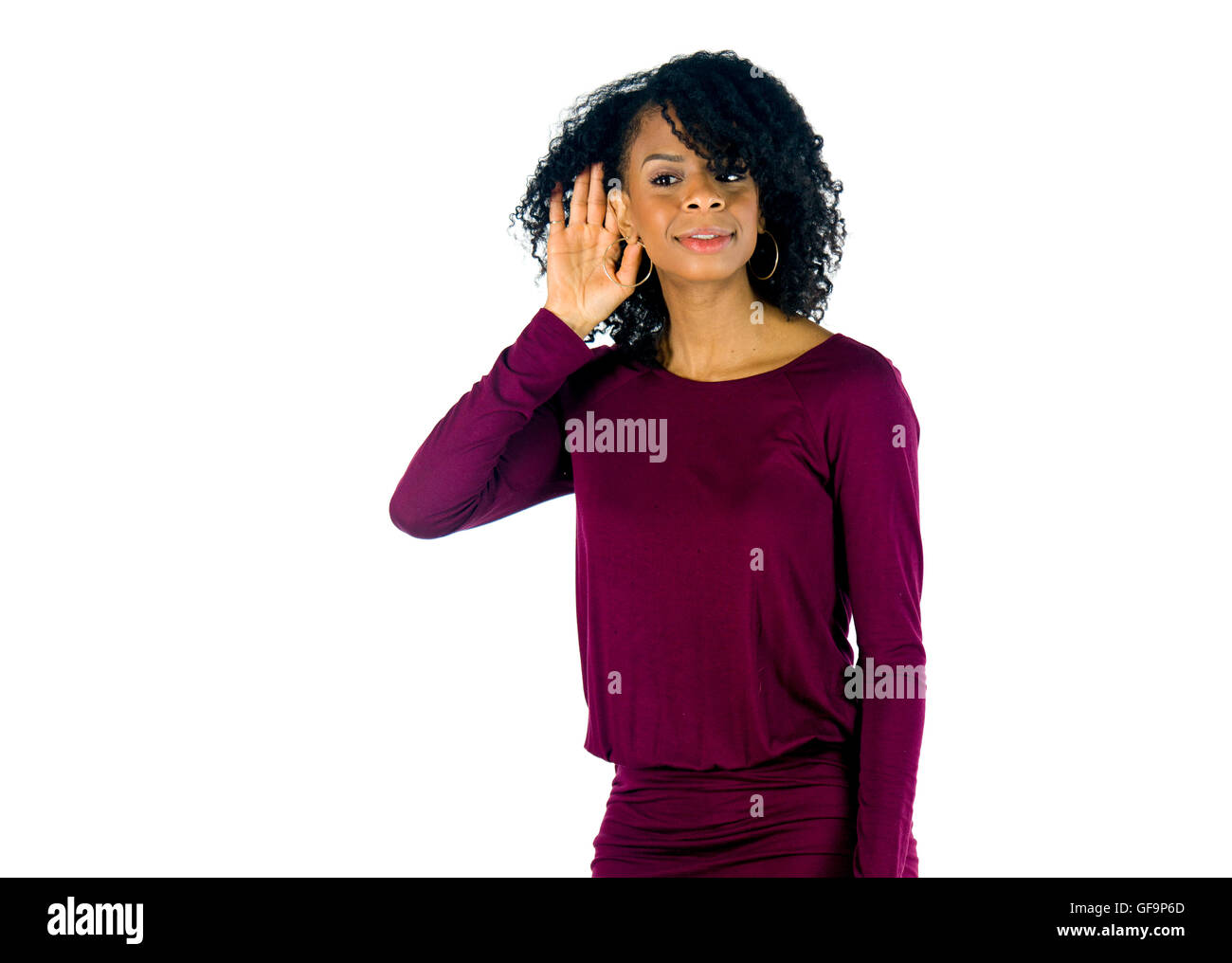 weibliches Model attraktive Frau auf Plein Hintergrund mit textfreiraum aufmerksam zuhören Stockfoto