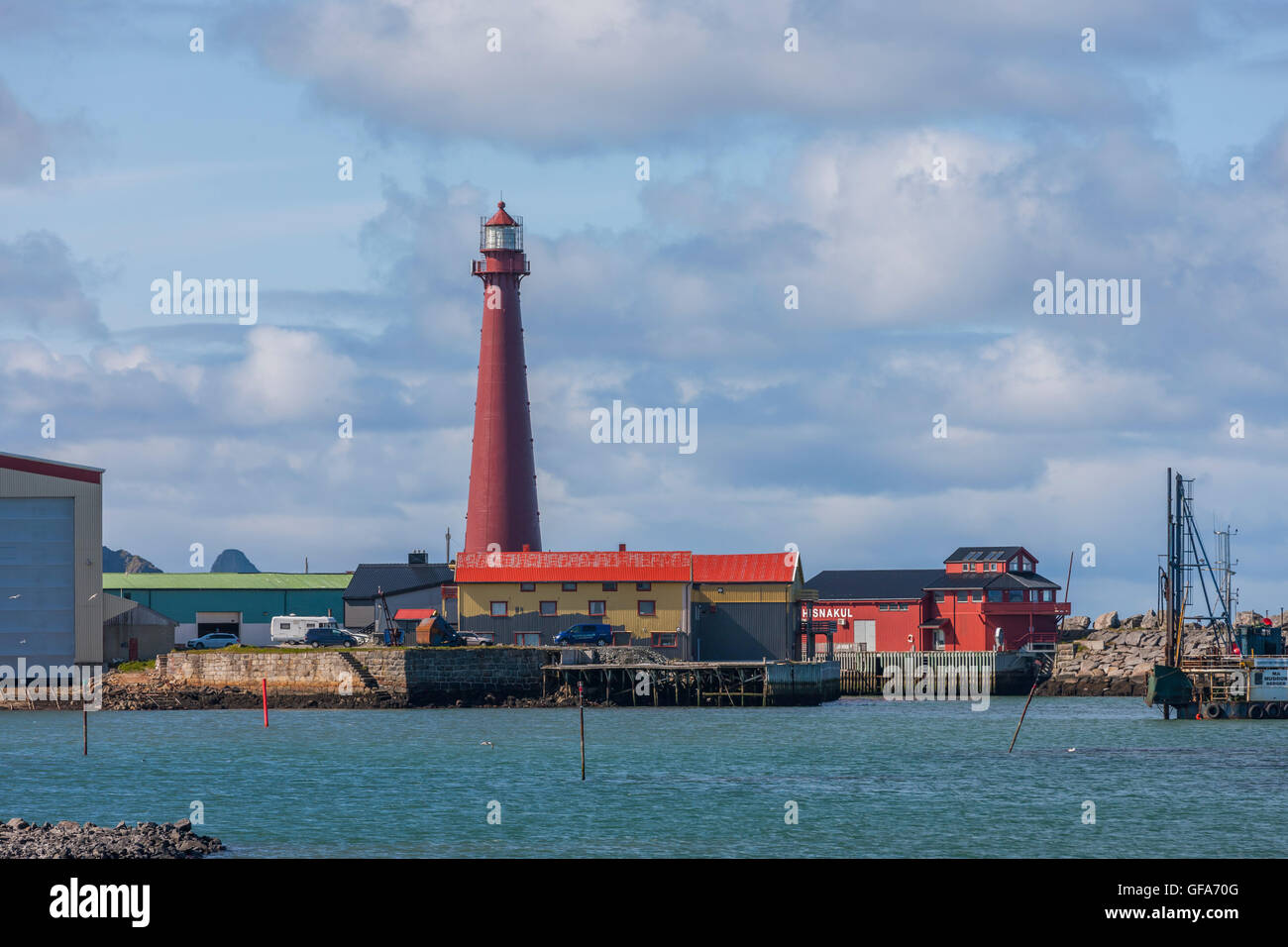 Andenes Leuchtturm und Stadt auf den Vesteralen Inseln, Norwegen Stockfoto