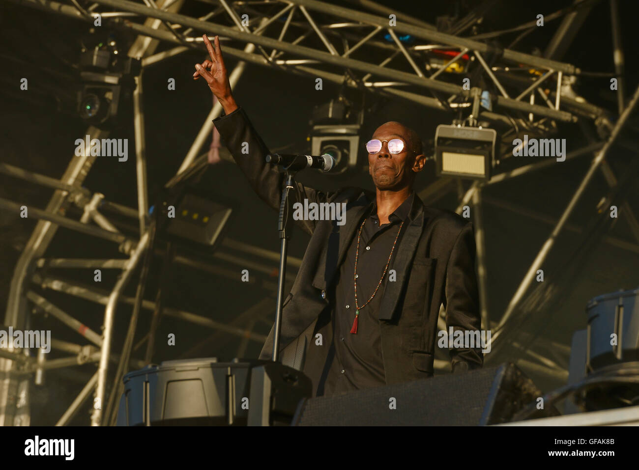 Carfest Nord, Bolesworth, Cheshire, UK. 29. Juli 2016. Faithless auf der Hauptbühne. Die Veranstaltung ist die Idee von Chris Evans und Funktionen 3 Tage von Autos, Musik und Unterhaltung mit einem Gewinn an die Stiftung Kinder in Not gespendet. Andrew Paterson/Alamy Live-Nachrichten Stockfoto