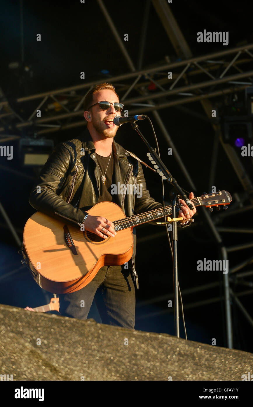 Carfest Nord, Bolesworth, Cheshire, UK. 30. Juli 2016. James Morrison auf der Hauptbühne. Die Veranstaltung ist die Idee von Chris Evans und Funktionen 3 Tage von Autos, Musik und Unterhaltung mit einem Gewinn an die Stiftung Kinder in Not gespendet. Andrew Paterson/Alamy Live-Nachrichten Stockfoto