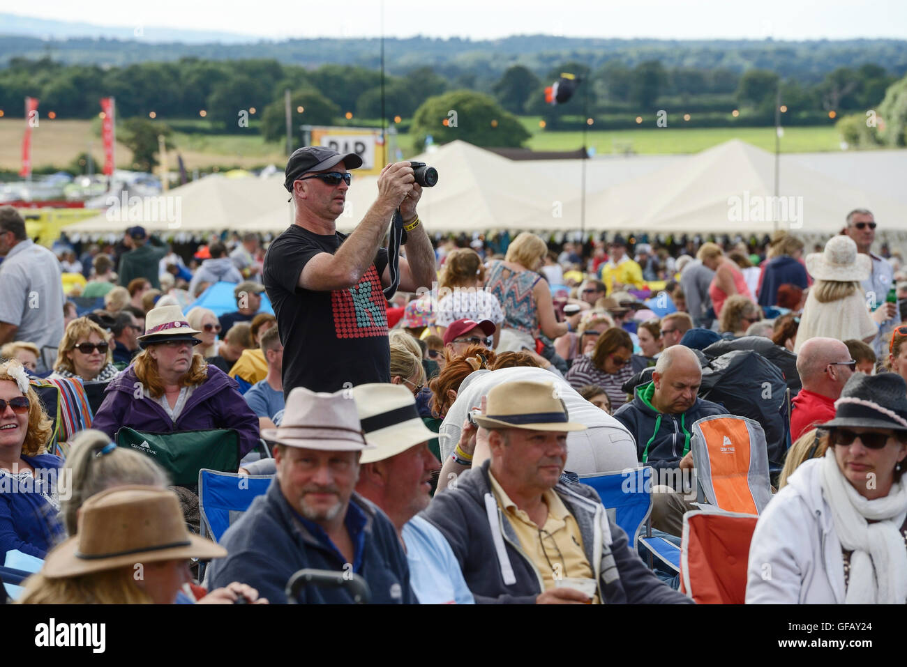 Carfest Nord, Bolesworth, Cheshire, UK. 30. Juli 2016. Die Veranstaltung ist die Idee von Chris Evans und Funktionen 3 Tage von Autos, Musik und Unterhaltung mit einem Gewinn an die Stiftung Kinder in Not gespendet. Andrew Paterson/Alamy Live-Nachrichten Stockfoto