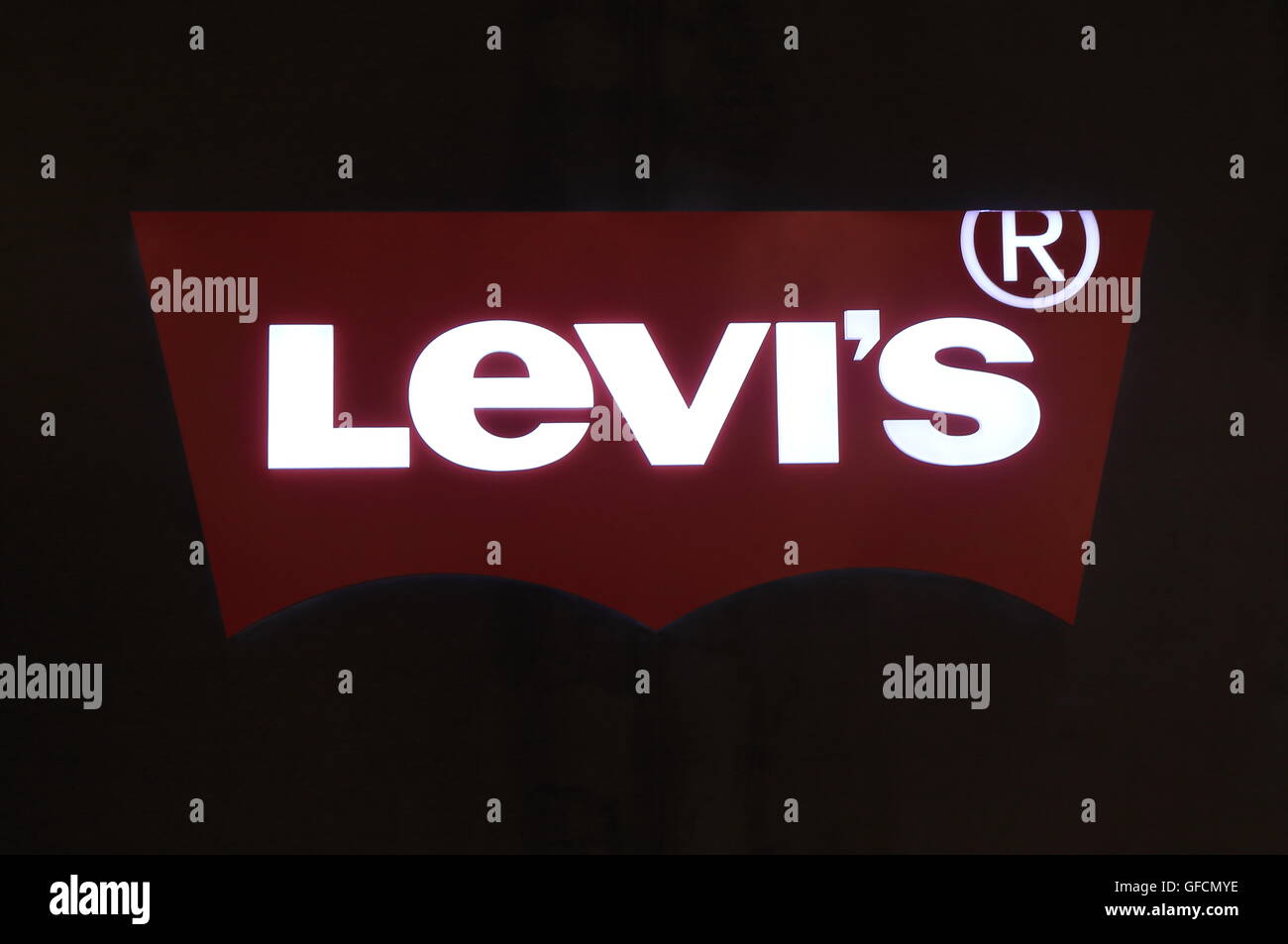 LEVI's-Logo. LEVI Strauss ist eine privat gehaltene amerikanische  Bekleidungsunternehmen weltweit bekannt für seine Levi Denimjeans-Marke  Stockfotografie - Alamy