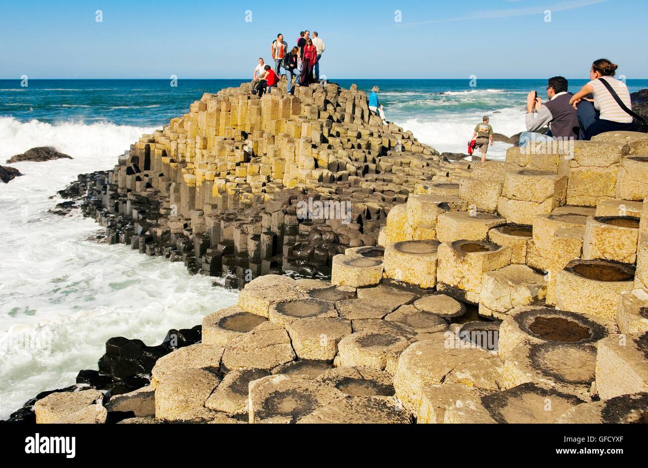 Der Giants Causeway in der Nähe von Bushmills, Nordirland. Vulkanische Basaltgesteinssäulen der Honeycomb-Formation Stockfoto